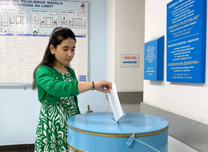В Узбекистане вступила в силу обновленная конституция